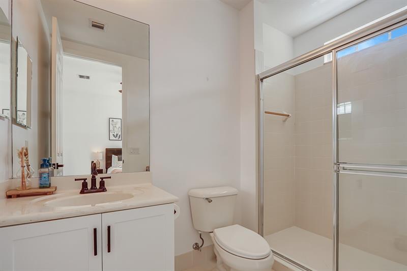 Image 43 of 44 For 2506 Gardens Pkwy
