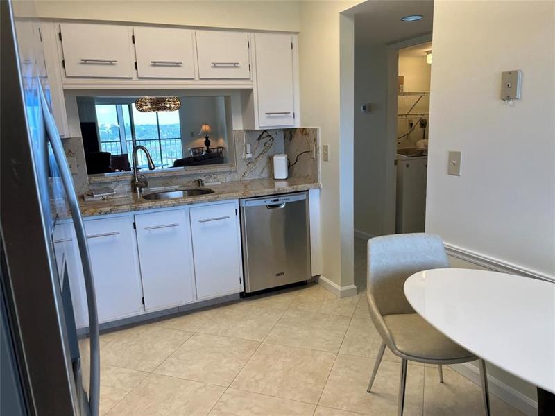 Image 5 of 25 For 7260 Kinghurst Dr  606