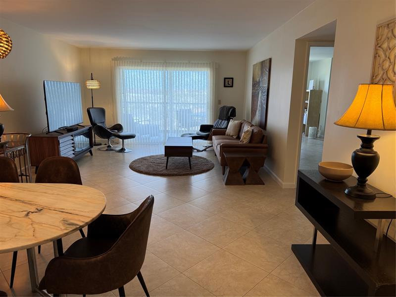 Image 9 of 25 For 7260 Kinghurst Dr  606