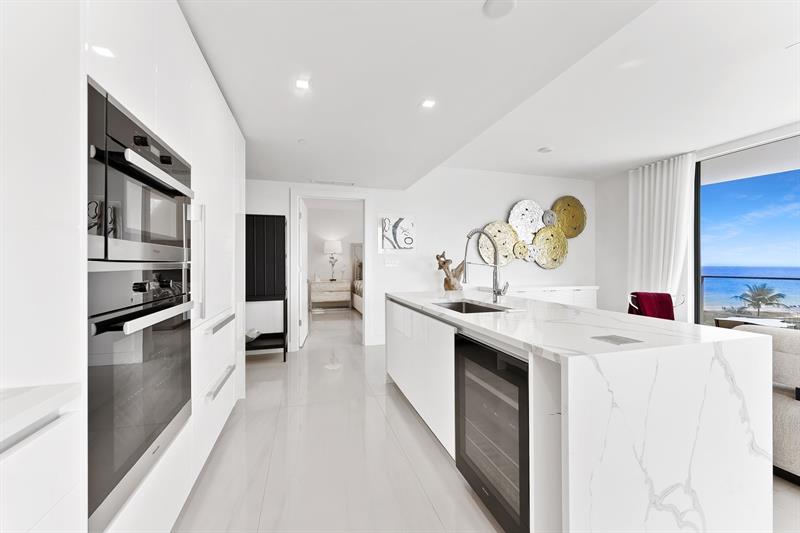 Image 16 of 44 For 730 Ocean Blvd  505