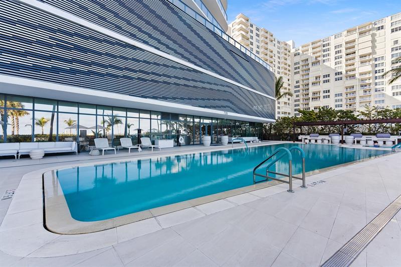 Image 37 of 44 For 730 Ocean Blvd  505
