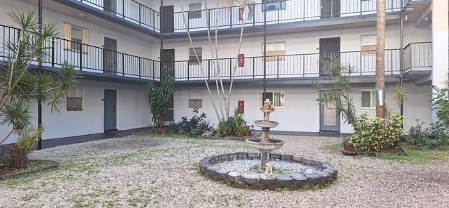 Image 3 of 21 For 2860 Somerset Dr  202