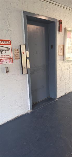 Image 5 of 21 For 2860 Somerset Dr  202