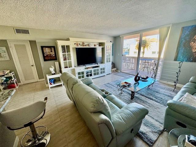 Image 6 of 21 For 801 Ocean Dr  303