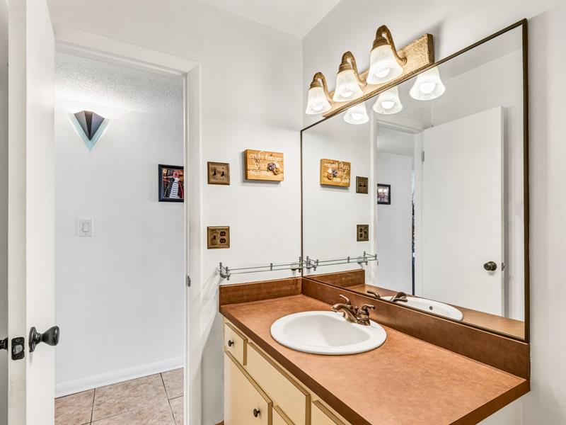 Image 31 of 52 For 5300 Washington St  O222