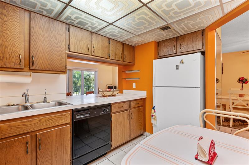 Image 11 of 30 For 3909 Ocean Blvd  216