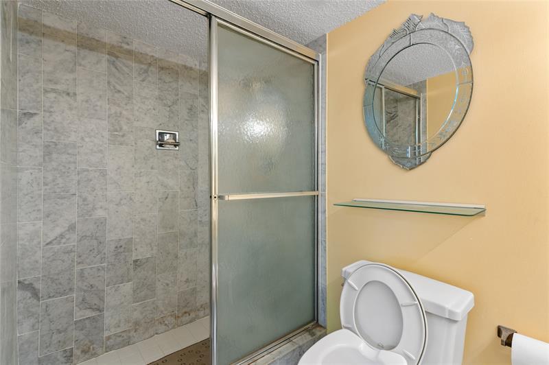 Image 15 of 30 For 3909 Ocean Blvd  216