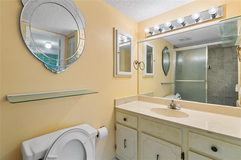 Image 16 of 30 For 3909 Ocean Blvd  216