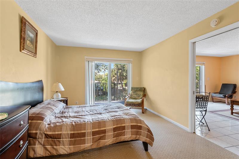 Image 17 of 30 For 3909 Ocean Blvd  216