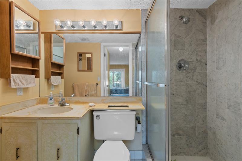 Image 19 of 30 For 3909 Ocean Blvd  216