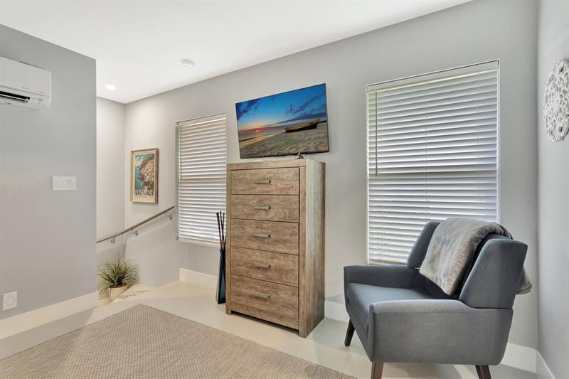 Image 17 of 28 For 397 Sundial Cir  397