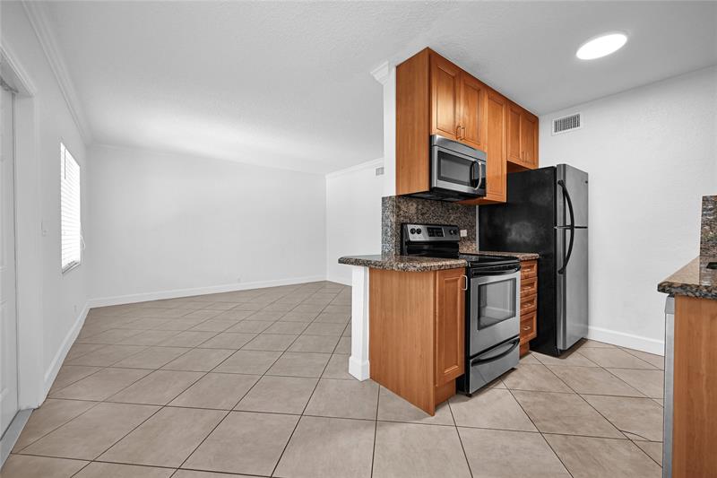 Image 13 of 38 For 1460 18th St  103
