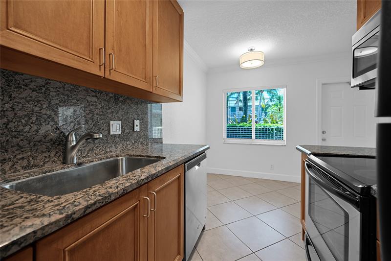 Image 14 of 38 For 1460 18th St  103