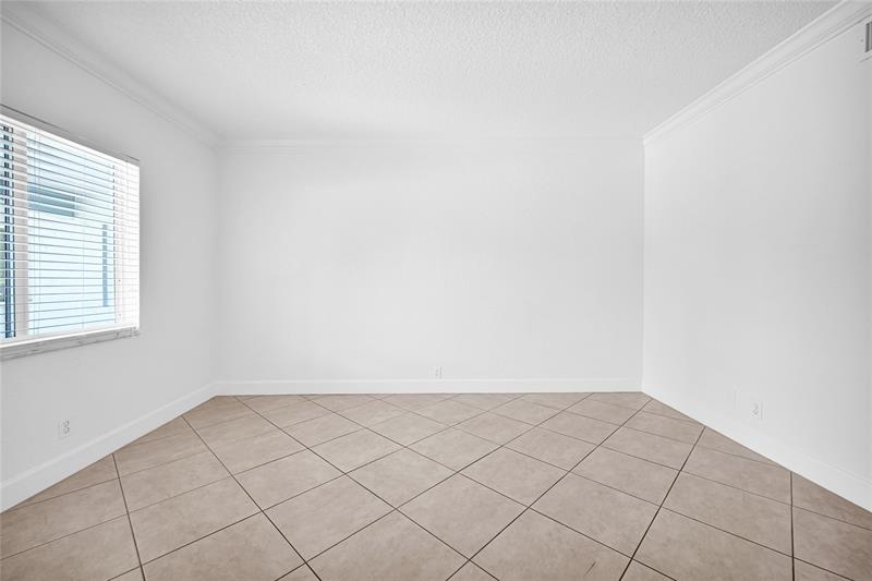 Image 17 of 38 For 1460 18th St  103