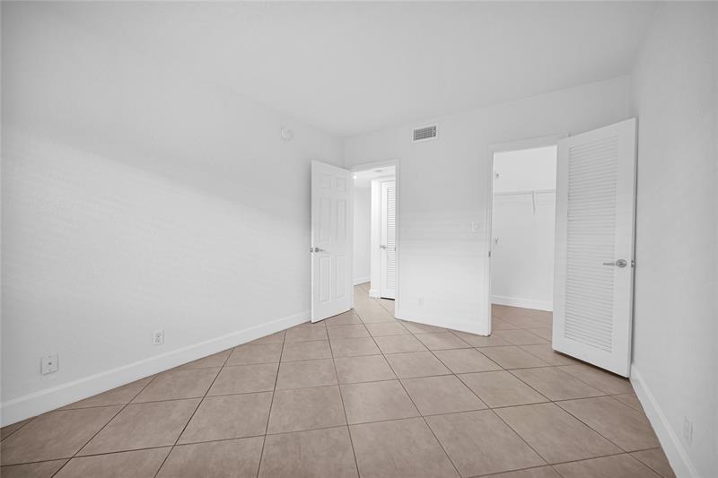 Image 20 of 38 For 1460 18th St  103