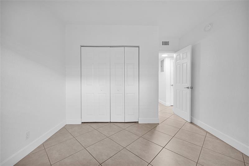 Image 27 of 38 For 1460 18th St  103