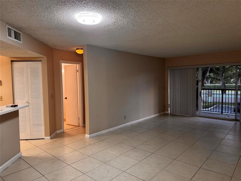 Image 11 of 11 For 8701 Wiles Rd  203