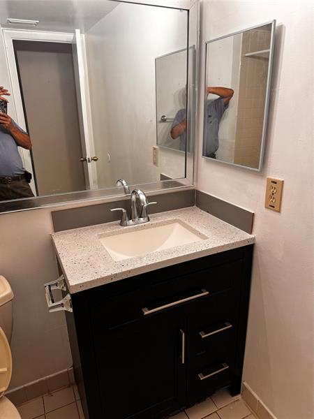 Image 6 of 11 For 8701 Wiles Rd  203