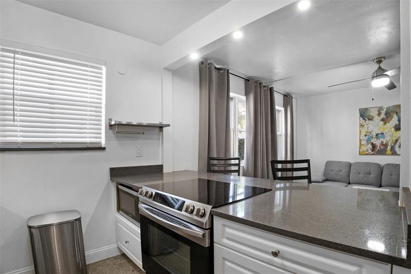 Image 12 of 22 For 625 Orton Ave  18