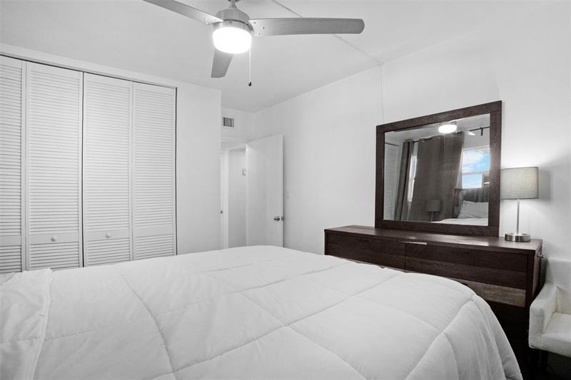 Image 16 of 22 For 625 Orton Ave  18