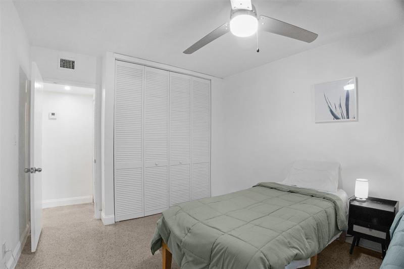 Image 20 of 22 For 625 Orton Ave  18
