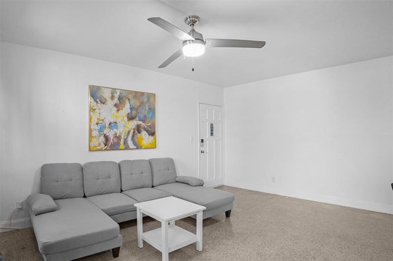 Image 5 of 22 For 625 Orton Ave  18