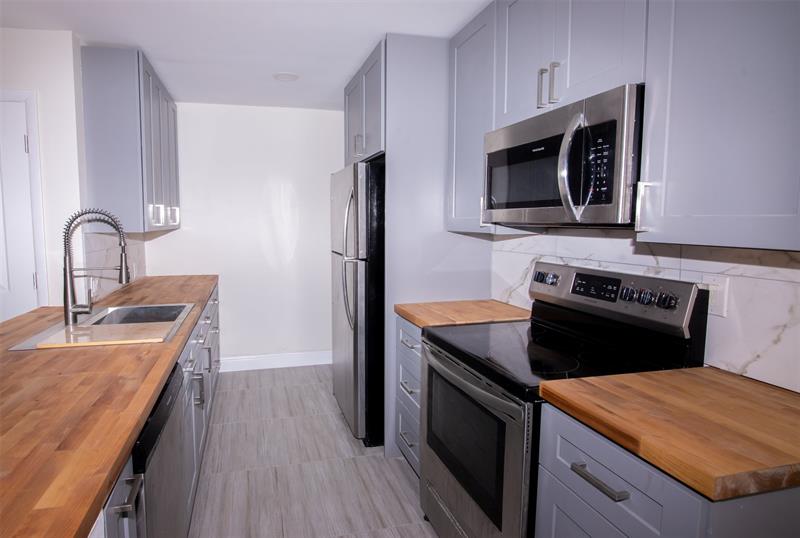 Image 4 of 12 For 1247 46th Ave  1313