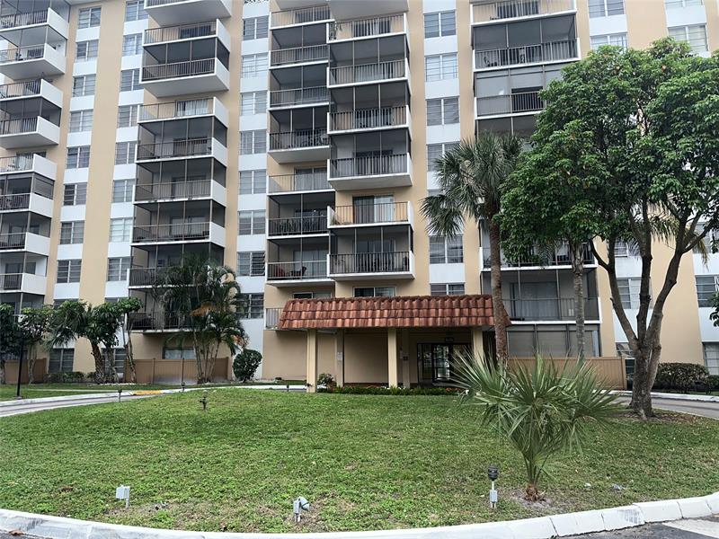 Image 2 of 3 For 4174 Inverrary Dr  410