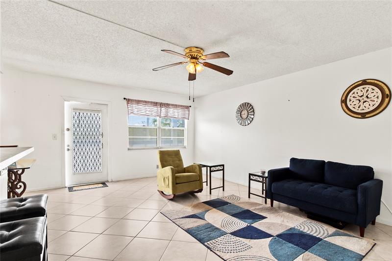 Image 10 of 28 For 2106 Newport U  2106