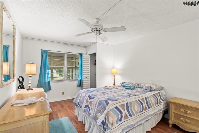 Image 12 of 28 For 2106 Newport U  2106