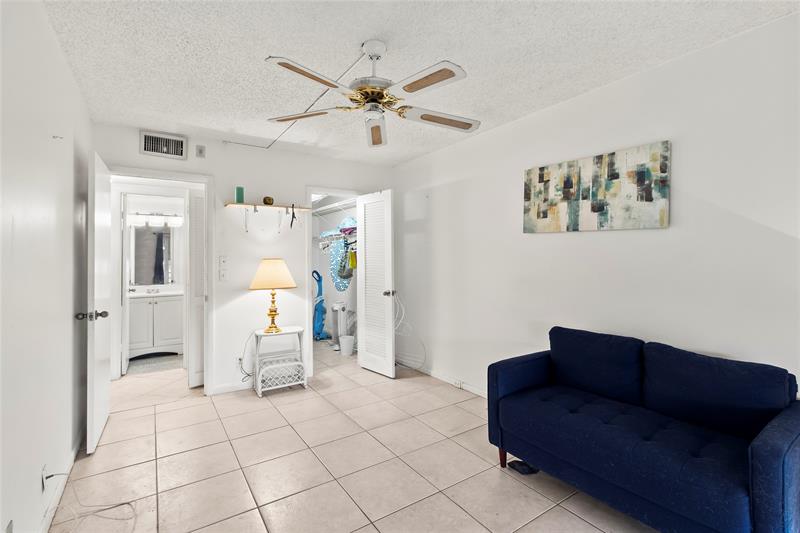 Image 16 of 28 For 2106 Newport U  2106