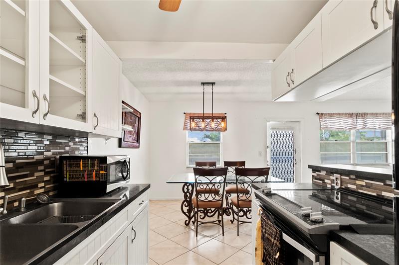 Image 2 of 28 For 2106 Newport U  2106