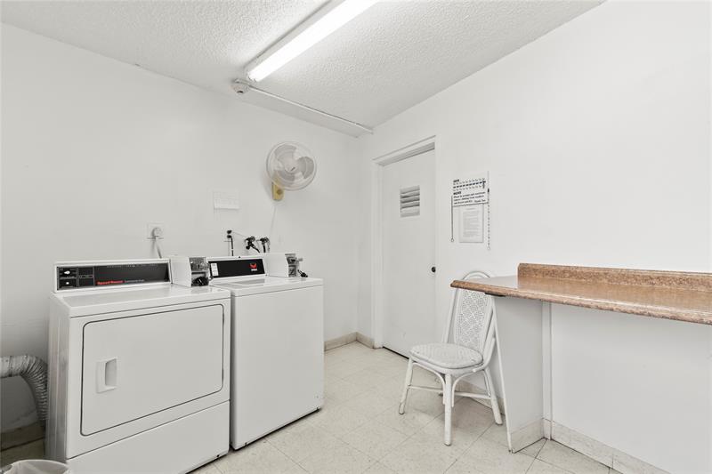 Image 21 of 28 For 2106 Newport U  2106