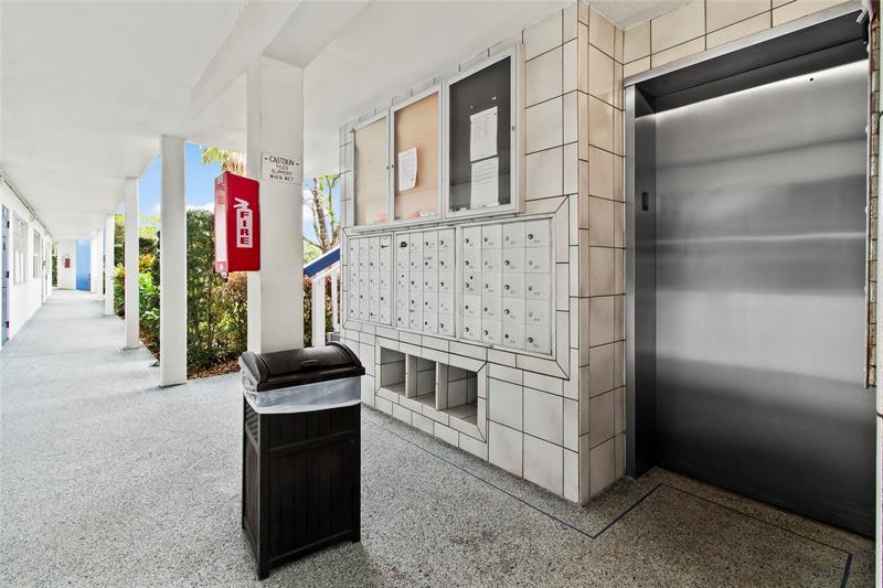 Image 23 of 28 For 2106 Newport U  2106