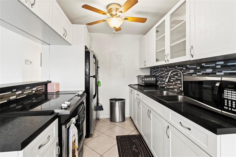 Image 3 of 28 For 2106 Newport U  2106