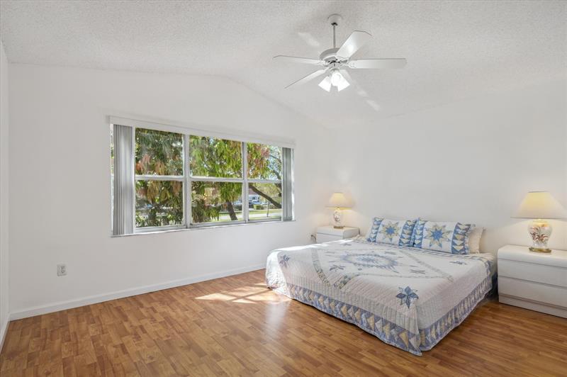 Image 16 of 24 For 10845 46th Dr