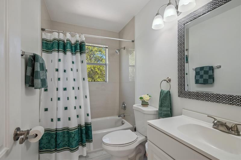 Image 20 of 24 For 10845 46th Dr