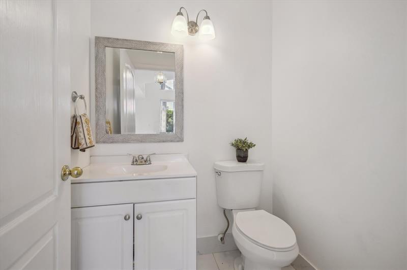 Image 21 of 24 For 10845 46th Dr