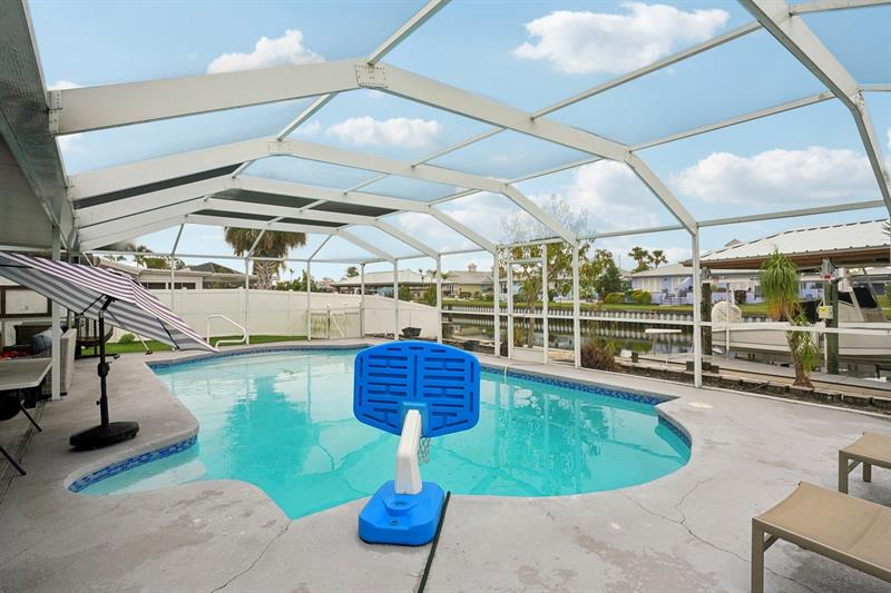 Image 11 of 44 For 928 Spindle Palm Way