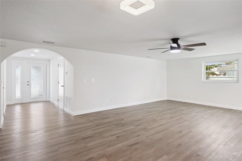 Image 16 of 44 For 928 Spindle Palm Way
