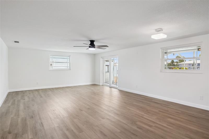 Image 17 of 44 For 928 Spindle Palm Way