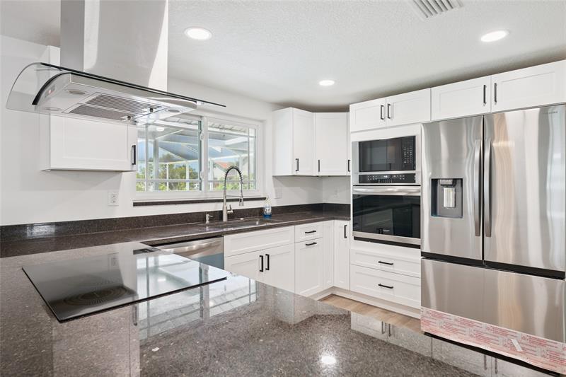 Image 22 of 44 For 928 Spindle Palm Way