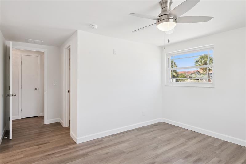 Image 24 of 44 For 928 Spindle Palm Way