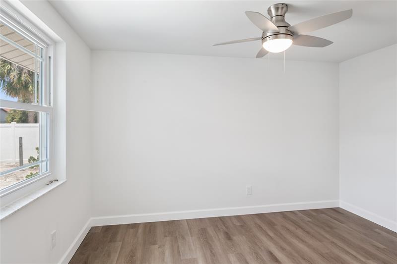 Image 31 of 44 For 928 Spindle Palm Way