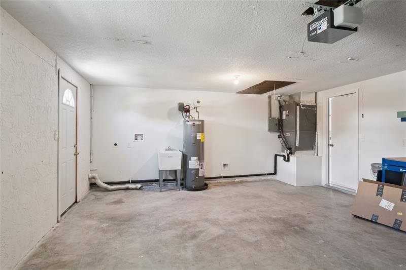 Image 37 of 44 For 928 Spindle Palm Way