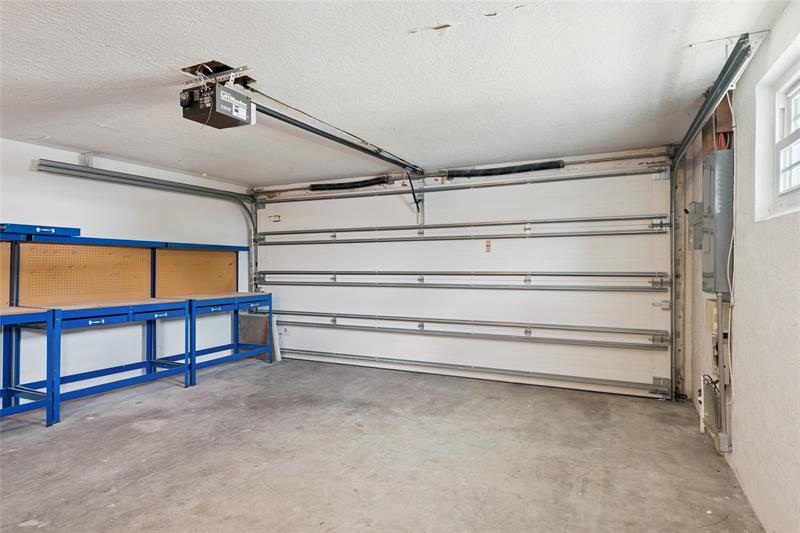 Image 38 of 44 For 928 Spindle Palm Way