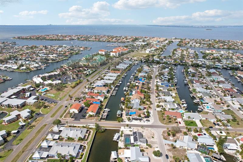 Image 6 of 44 For 928 Spindle Palm Way