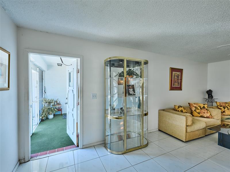 Image 10 of 40 For 1083 83 Avenue  B44
