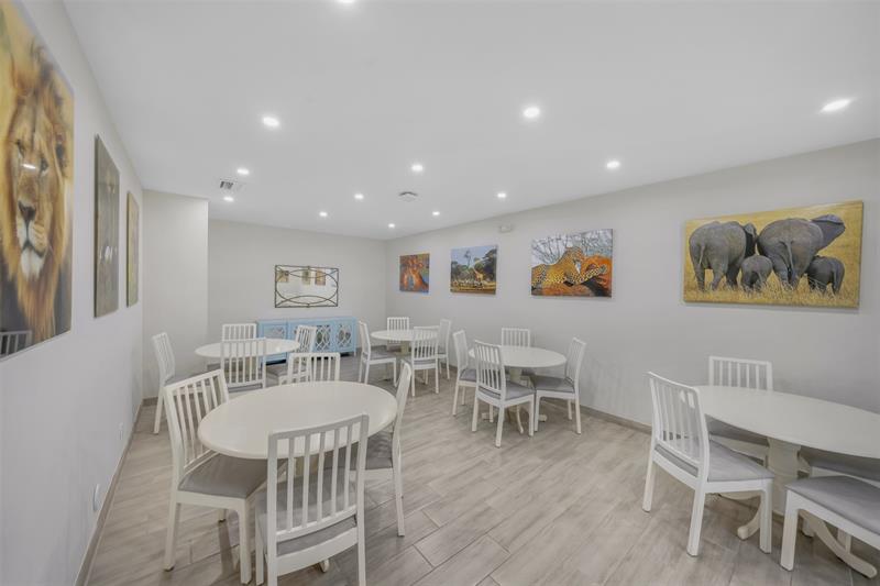 Image 34 of 38 For 905 Cypress Ter  202