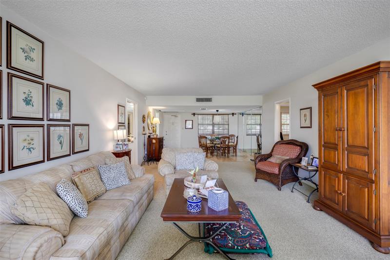 Image 8 of 38 For 905 Cypress Ter  202
